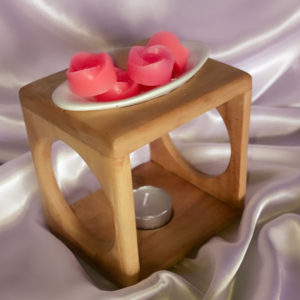 dahlia-candle-Natural-wood-melt-wax-burner-handmade-lebanon-watani-shop-online